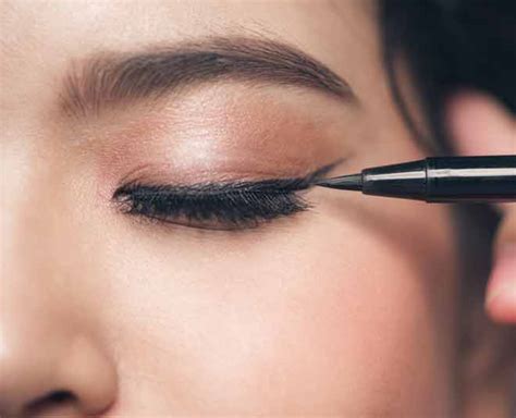 Black Magic Eyeliner for Beginners: A Simple Guide to Mastering the Basics
